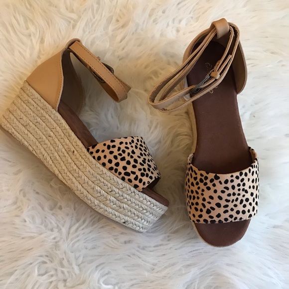 Leopard Platform Espadrille Sandals - Picture 2 of 8